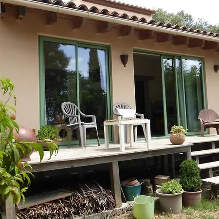 A 2 Pas Du Pont Du Gard ヴェール・ポン・デュ・ガル