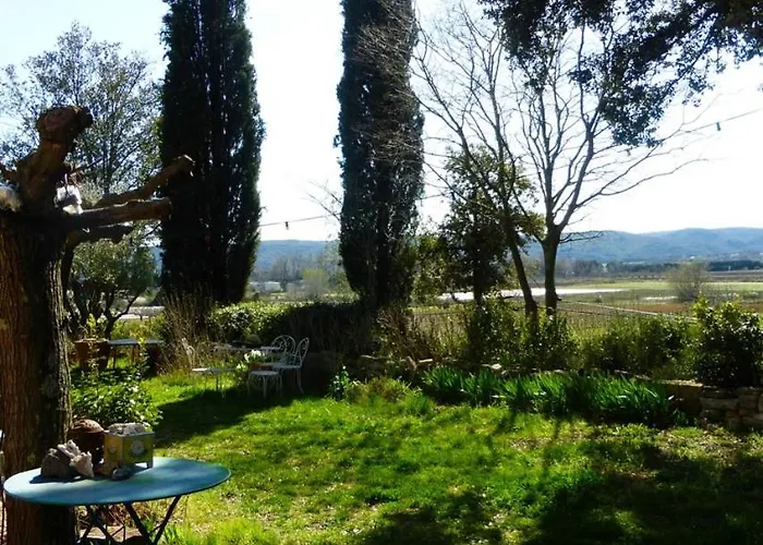 A 2 Pas Du Pont Du Gard Feriehus